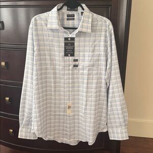 NWT - Van Heusen Wrinkle Free Slim Fit Quick Dry Dress Shirt - XL
